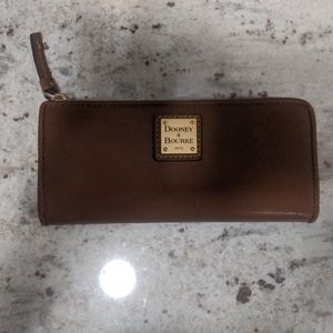 Dooney & Bourke wallet